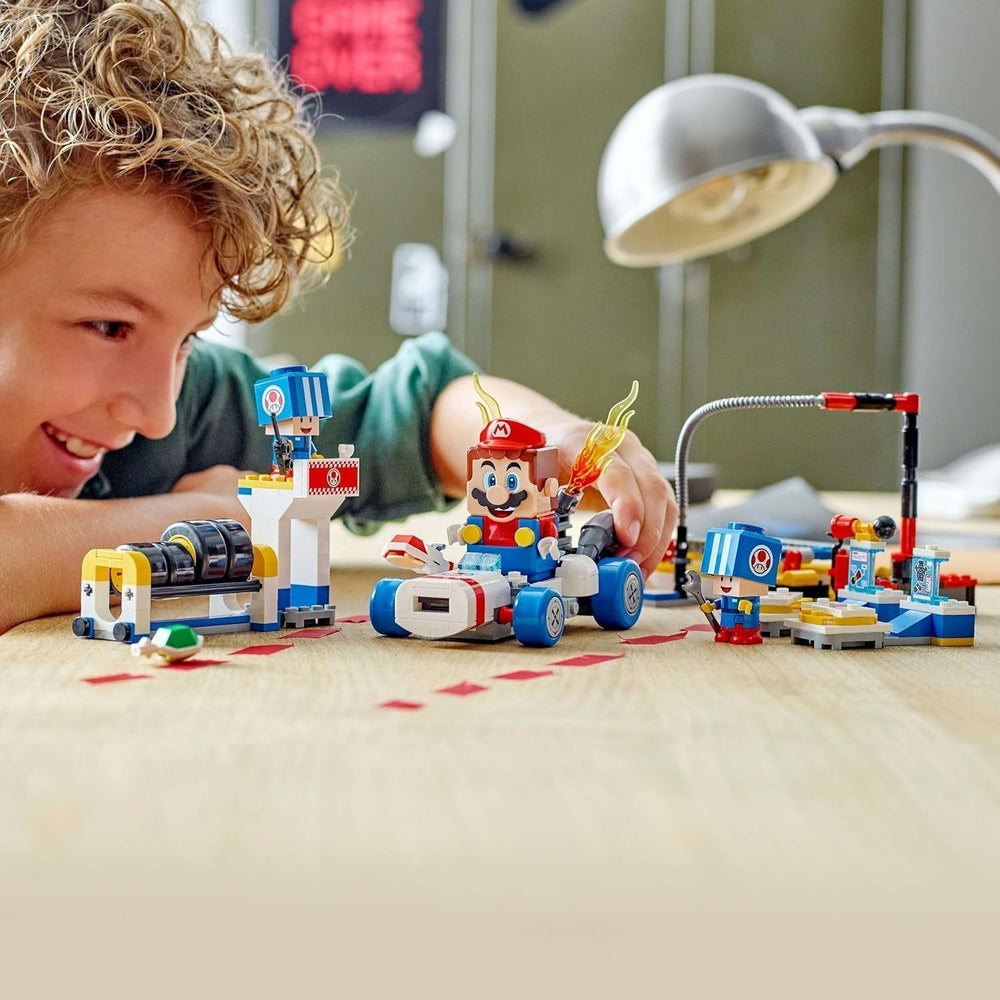 LEGO Super Mario: Mario Kart - Toad's Workshop, Nintendo-figur, tilpasseligt legetøj, eventyrsæt, gave til drenge, piger og spillere fra 8 år 72035 Byggesæt Besuche den LEGO-Store
