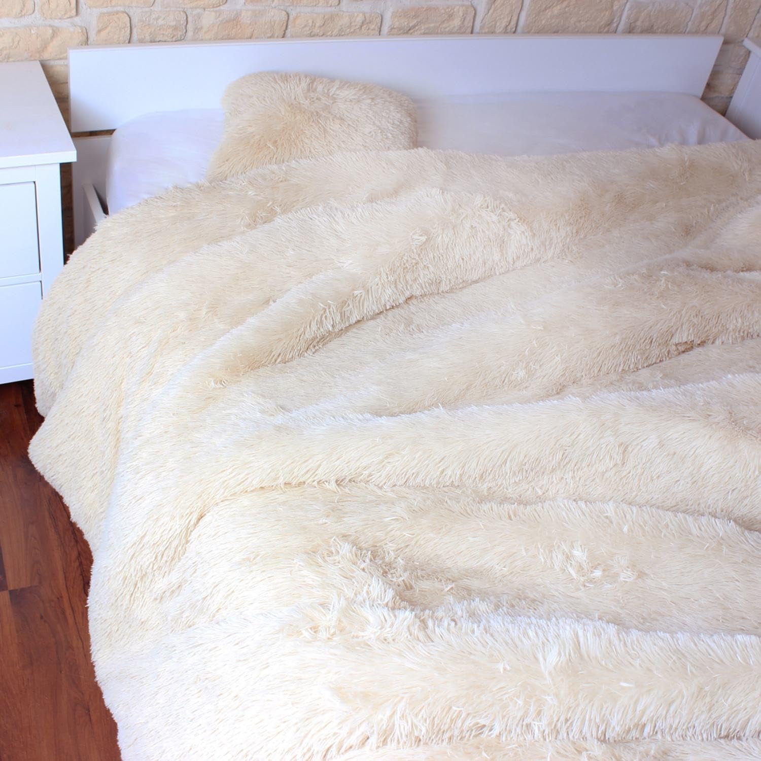 HOME DECO FACTORY Quilt med langt hår, 220Cm X 240Cm, beige Dyner og dyner Naty Shop