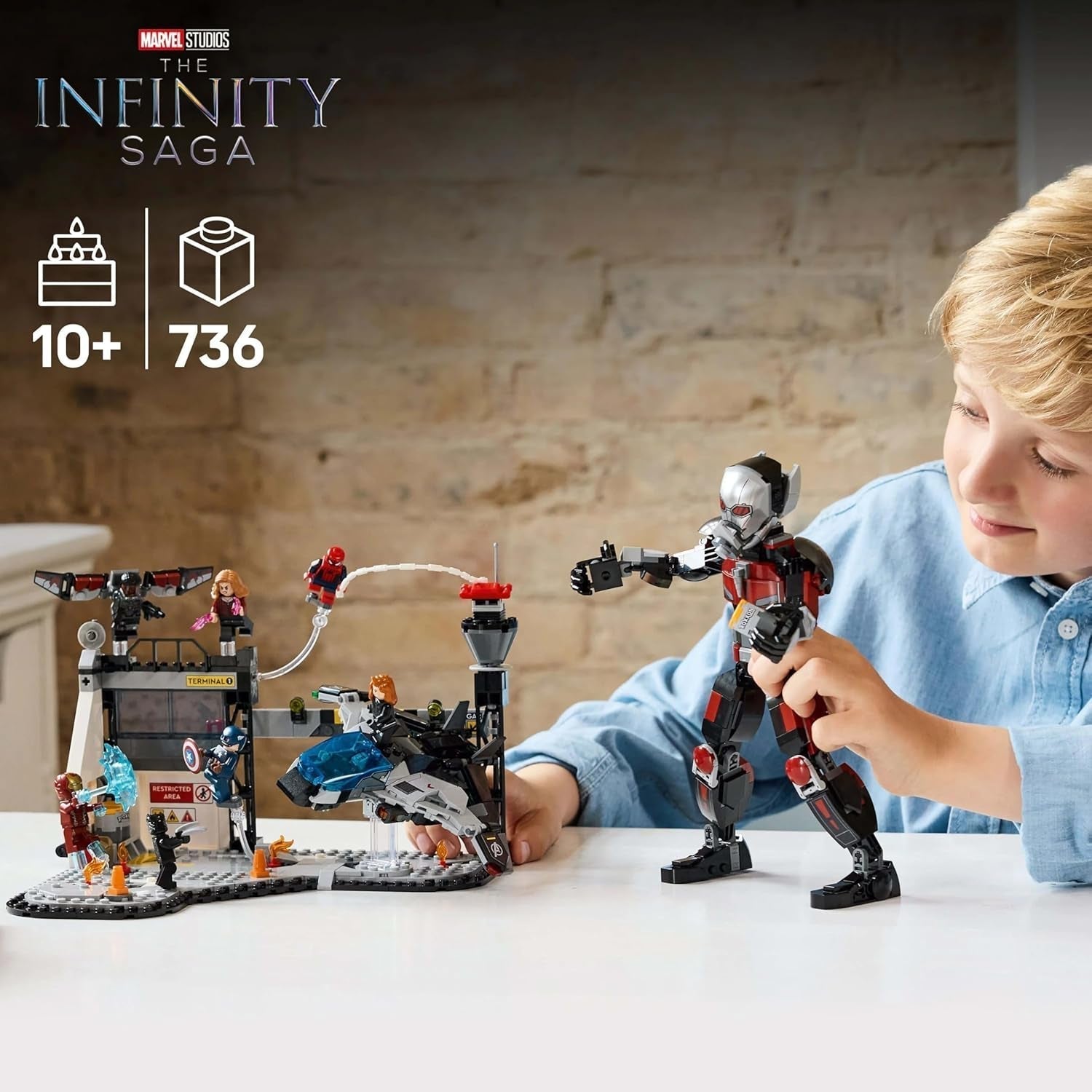 LEGO Marvel Captain America: Civil War Action Duel - Superhelte-legesæt med 8 minifigurer - Bygge- og legesæt til legetøjsfly - Gave til drenge og piger 76314 Byggesæt Besuche den LEGO-Store