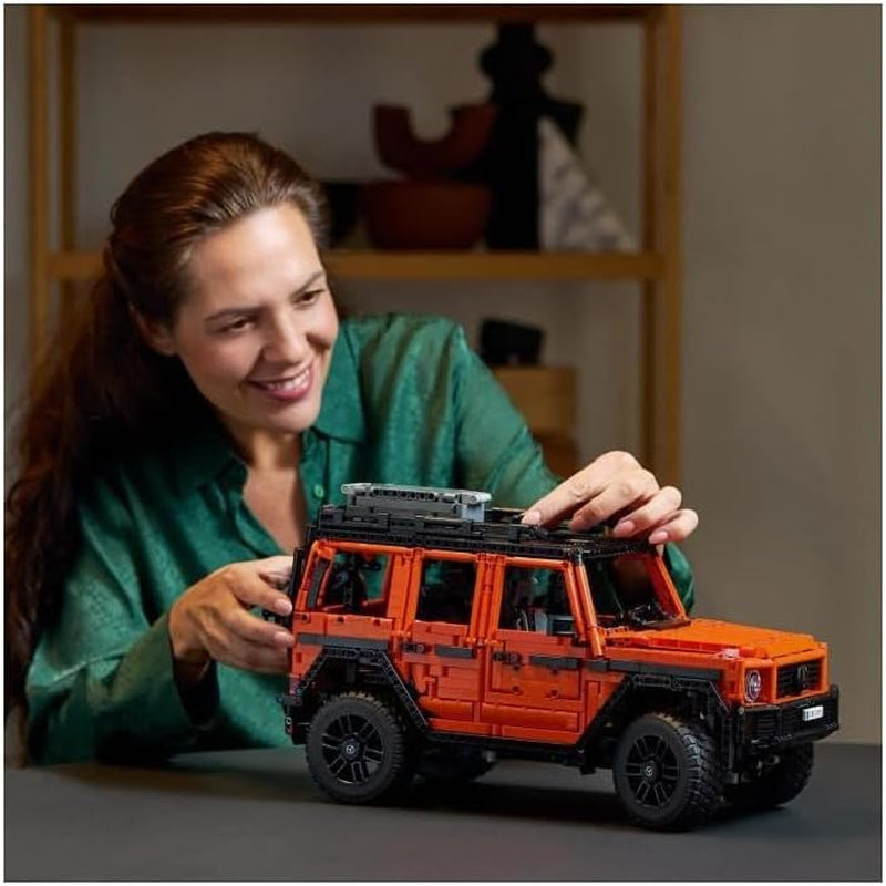 LEGO Technic Mercedes-Benz G 500 Professional Line, set de construcție cu model de mașină G-Class, cadou pentru adulți, set de vehicule de lux de teren, obiect de colecție Mercedes, mașină de jucărie 42177 Seturi de constructie Besuche den LEGO-Store