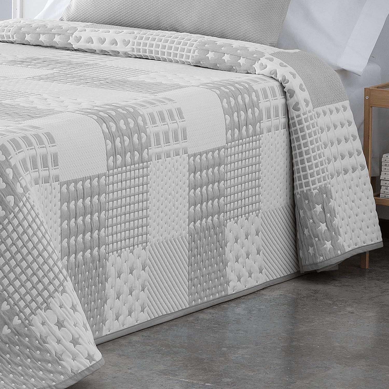 Let sengebetræk Sofia 21 Til dobbeltsenge med 180 og 200 cm, Sengebetræk Til senge med 180 og 200 cm, Grå senge og betræk Besuche den VIALMAN-Store