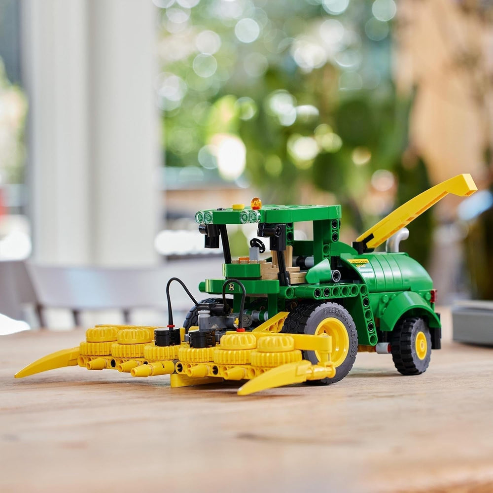 LEGO Technic John Deere 9700 snitter til børn Legetøjstraktor Farmsæt Køretøjsmodel med realistiske funktioner Gave til drenge og piger 9 år 42168 Byggesæt Besuche den LEGO-Store
