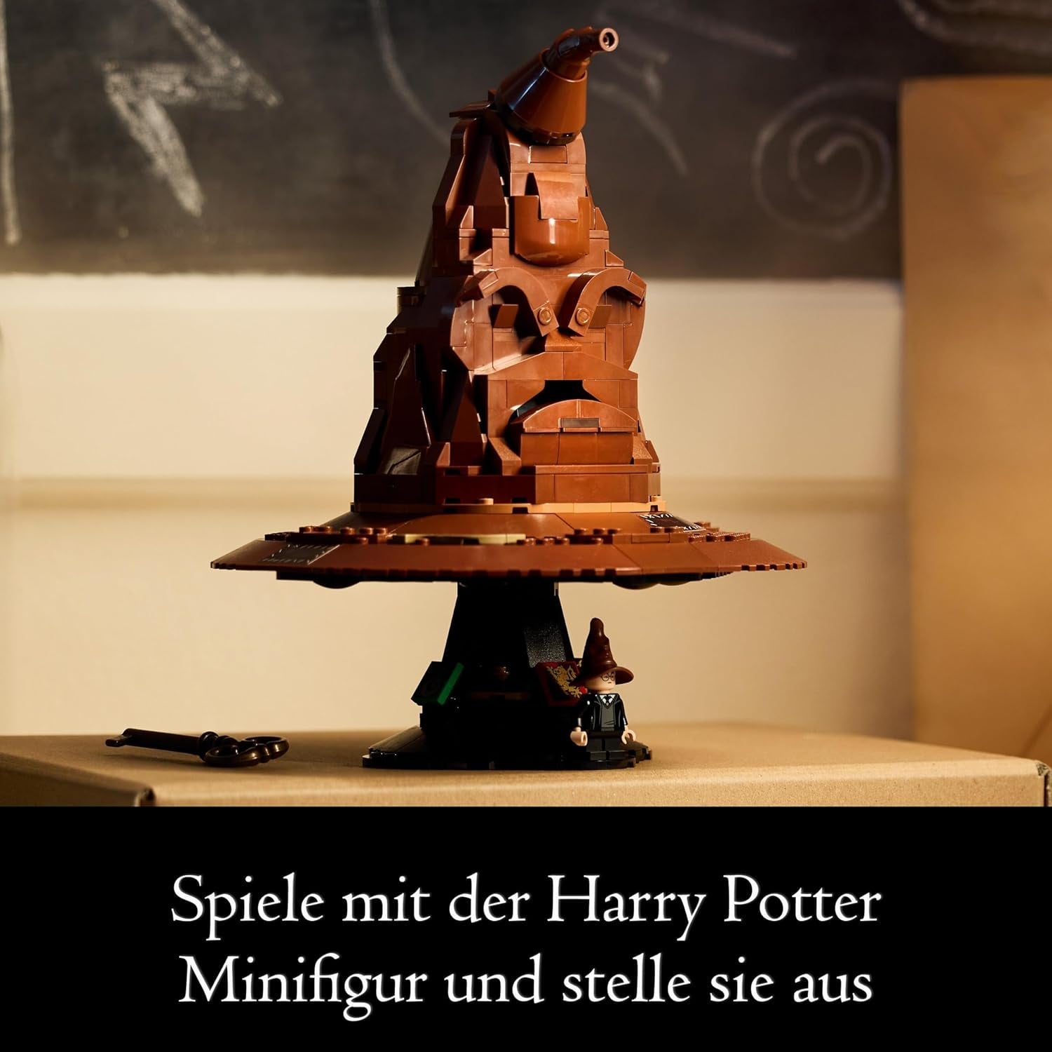 LEGO Harry Potter Talking Hat Hogwarts Model Voksen Film Gave Til Kvinder Mænd Mor Far Med 31 tilfældige lydkombinationer Sorterer dig ind i dit Hogwarts Hus 76429 Byggesæt Besuche den LEGO-Store