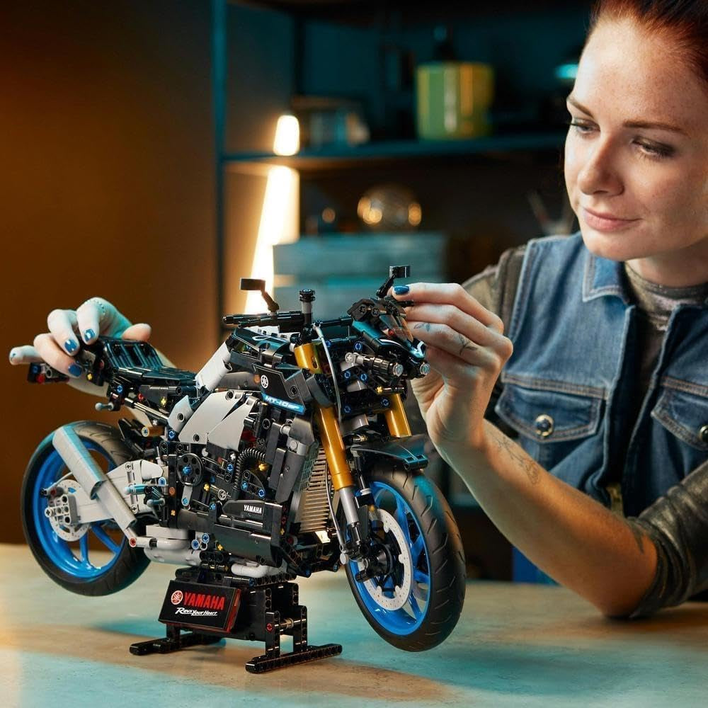 LEGO 42159 Technic Yamaha MT-10 SP Motorcykel modelsæt til voksne, autentisk 4-cylindret motorkøretøjsmodel, funktionelt styretøj og Ar-app, gave til mænd og kvinder Byggesæt Besuche den LEGO-Store