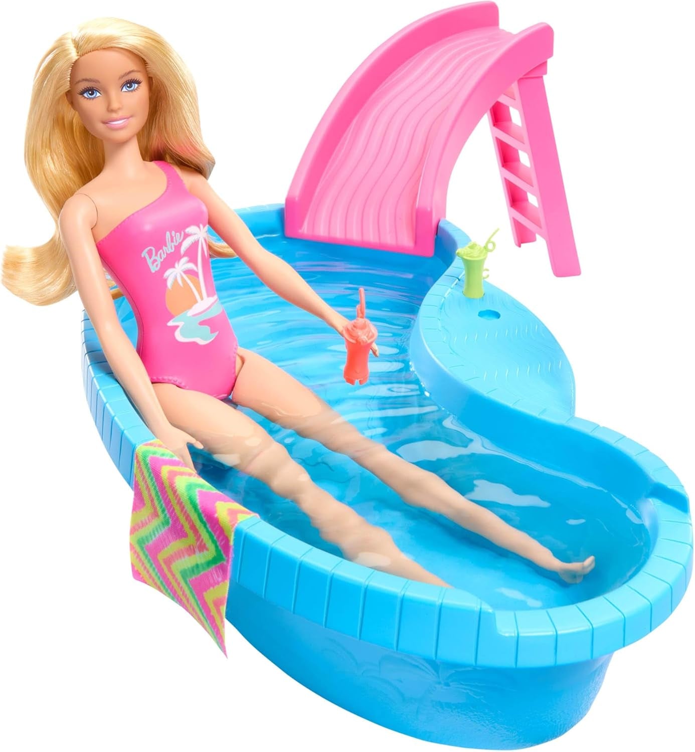Păpușă Barbie și accesorii - piscină cu tobogan și accesorii pentru ore de distracție la soare, costum de baie roz cu design tropical, pentru copii de la 3 ani, HRJ74 Casute de papusi Naty Shop