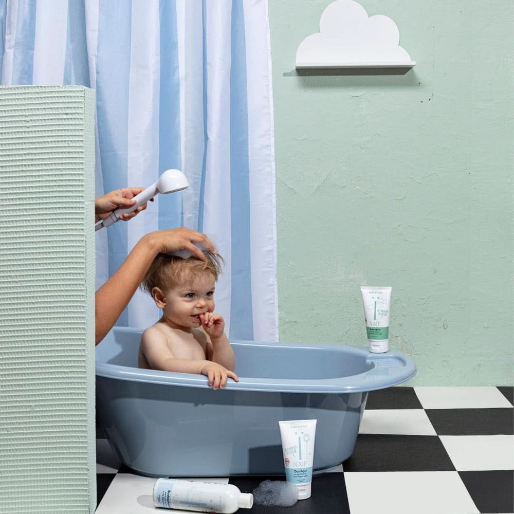 Gel de spălat nutritiv Naïf - Pentru bebeluși și copii - Ingrediente pe bază de naturale - 100% vegan - 200 ml Mama si Copilul Naty Shop