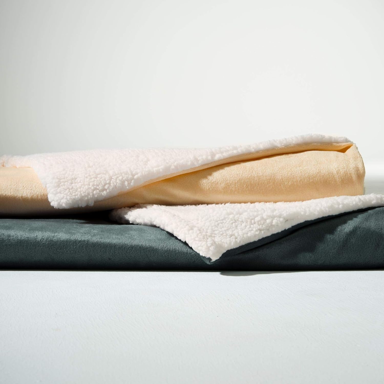 Aqua-Textil Fluffy krammetæppe 150 X 200 Cm Grå Hvid Melange Plys TV-tæppe Sengetæppe Sherpa Fleece Oeko-Tex Ottawa Senge og tæpper Besuche den aqua-textil-Store Grå Nicki Sengetøj 200 X 220 Cm