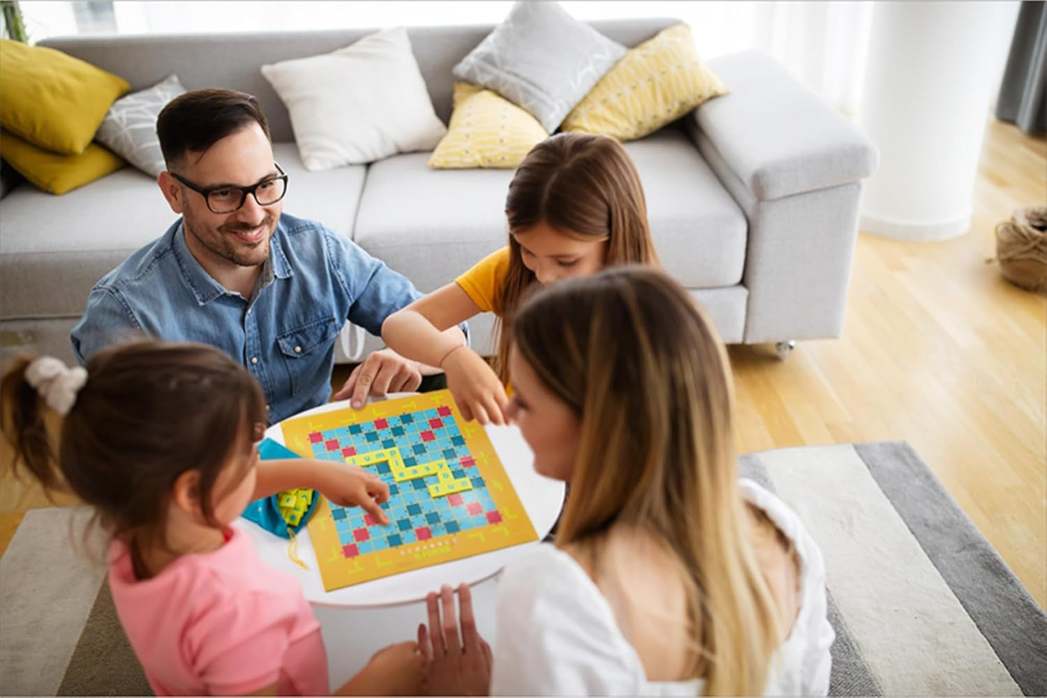 Mattel Games Scrabble Junior - Ordspil og spil til børn, brætspil velegnet til 2-4 børn i alderen 6+, design kan variere, tysk version, Y9670