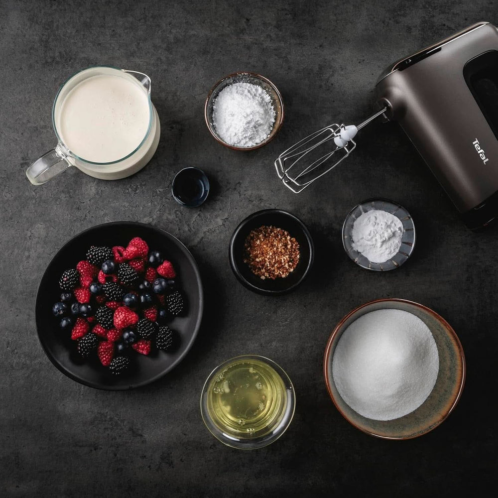 Tefal HT650E Power Mix Silence Håndmixer | 600 Watt | Variabel hastighedsregulator | Turbo-Und Auswurf-Funktion | Extreme Leisure Engine | Inkl. 2 Rührbesen Und 2 Knethaken | Wheat Kitchen Naty Shop