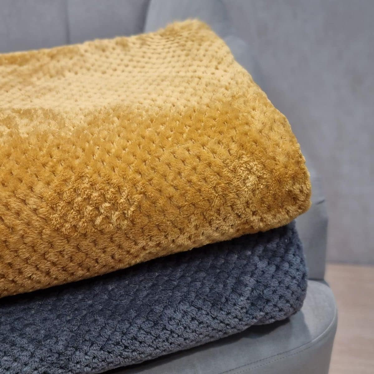 Sengetæppe HOMLA Noah 220 X 240 Cm - sengetæppe sofa behageligt tæppe - luftigt og blødt - grå polyester Senge og tæpper Besuche den HOMLA-Store