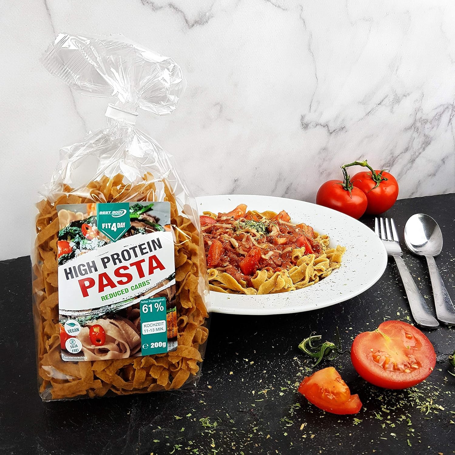 Best Body Nutrition Protein Pasta 6 x 200 g - Fit4Day High Protein Tagliatelle - 61% Protein, Low Carb, Vegan & Lactose Fri, Soja Fri - Højkvalitets Ærteprotein - Til Low Carb diæter