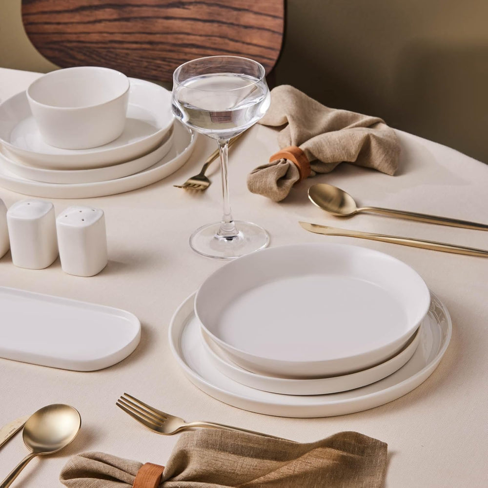 Set de veselă Karaca Stream Bone Bomo pentru 12 persoane, set elegant de farfurii pătrate, veselă elegantă din porțelan alb