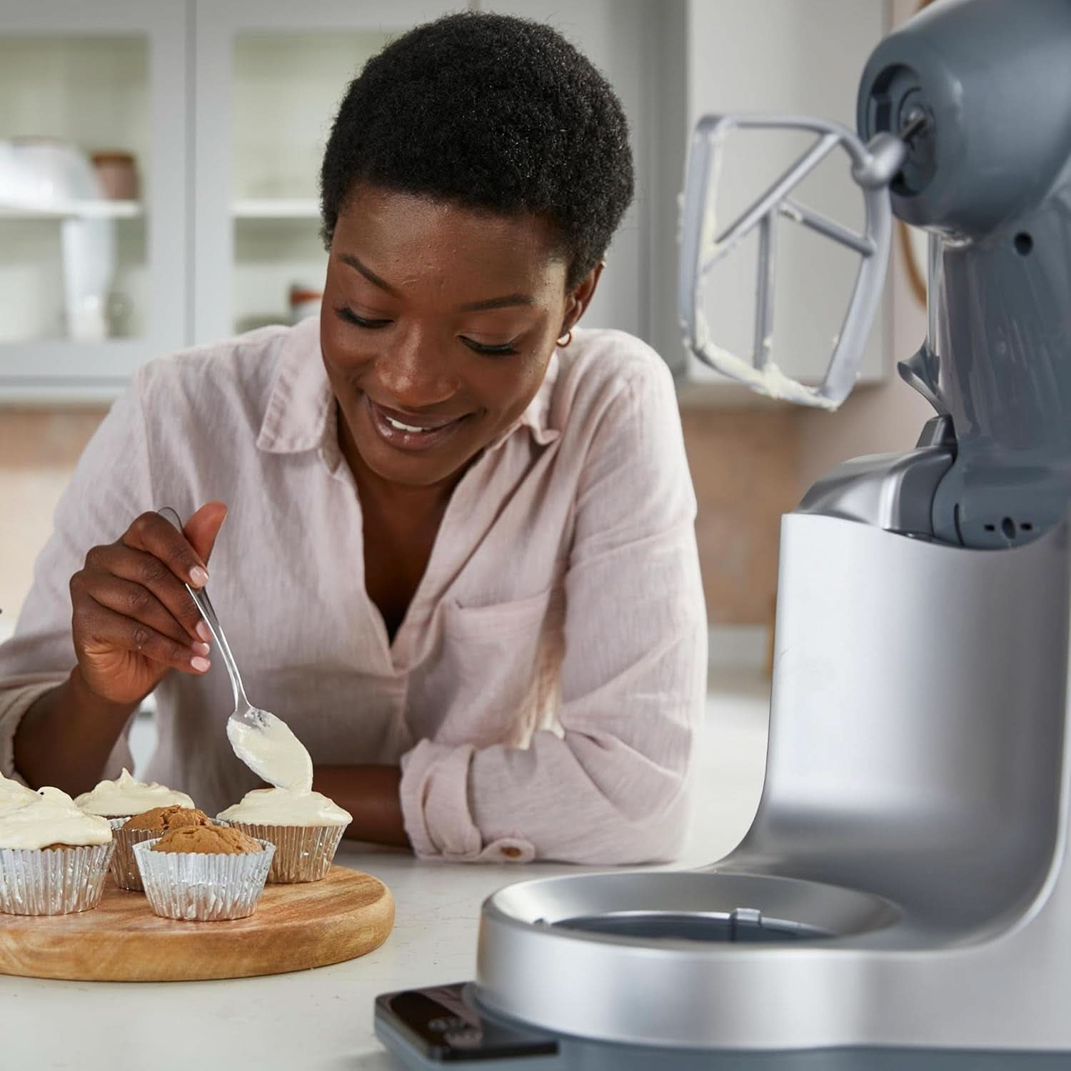 Kenwood Prospero+ KHC29A.R0SI Küchenmaschine, 4,3 L Edelstahlschüssel, Inkl. 10-Teiligem Zubehör-Set Mit Fleischwolf, Glas-Mixer, Zitruspresse, Entsafter Und Mehr, Inkl. Easyweigh Waage, 1000W, Silber Mor og Barn Naty Shop