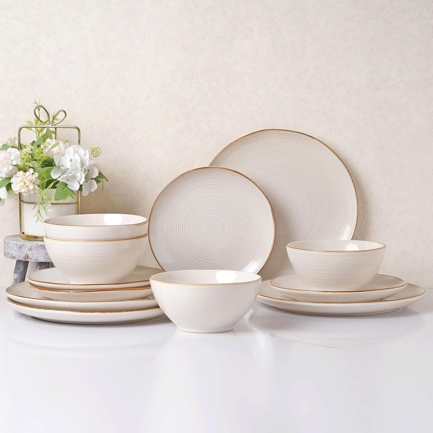 Set de veselă Tempus Series, Set de veselă pentru 6 persoane, Set de veselă din gresie, Set de farfurii cu 18 piese, Glazură reactivă, Potrivit pentru cuptorul cu microunde și mașina de spălat vase, Alb antic