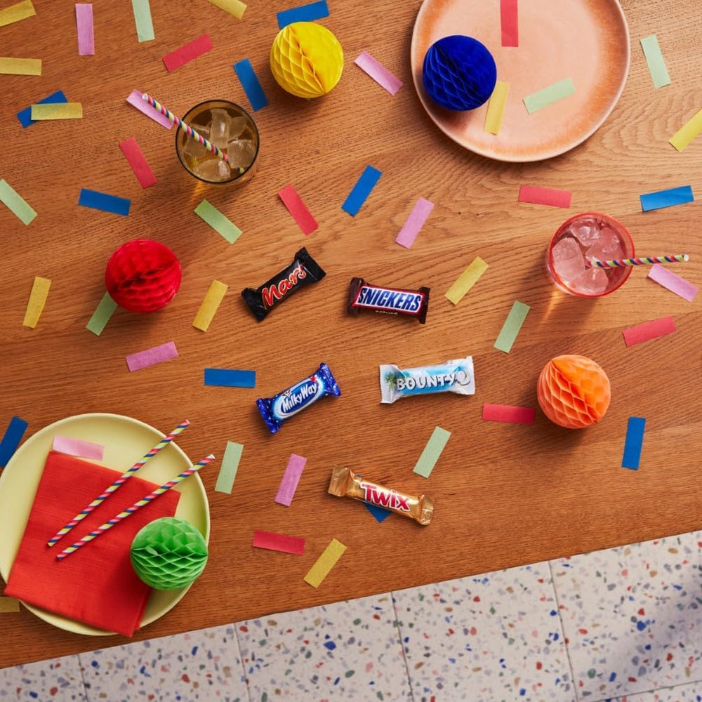 Mini chokolade blandet pakke, 71 mini chokolade snacks (Mars, Snickers, Bounty, Twix, Milky Way) i form af slik, ideel til en amerikansk fodboldaften (1400g)