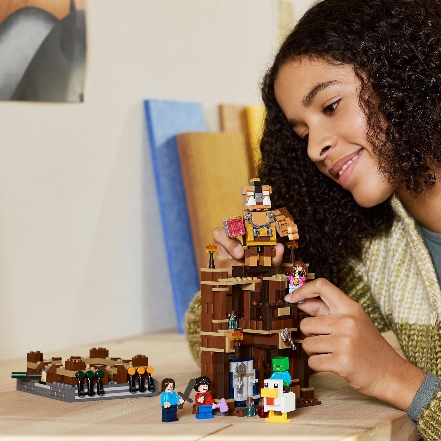 LEGO Minecraft Waldanwesen mit Boxring - Interaktives Gaming Spielzeug- Baby-Zombie, Steve, Garret und Henry Minifiguren - Gamer Geschenk für Jungen, Mädchen und Videospiel Fans ab 10 Jahren - 21272