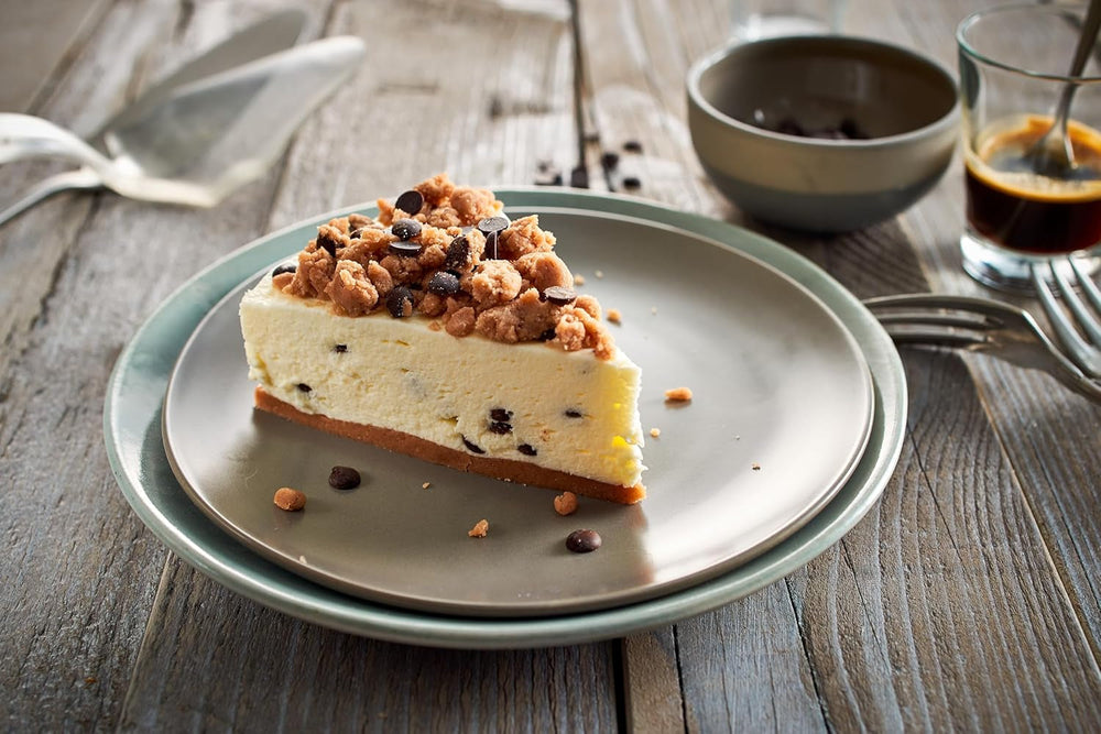 RUF Cookie Dough Cake Ohne Backen, Tortenboden Aus Keksteig Mit Frischkäse-Creme Und Schokoladenstückchen, Inkl. Kuchenform, 1X325G Amestec pentru copt si gatit Naty Shop