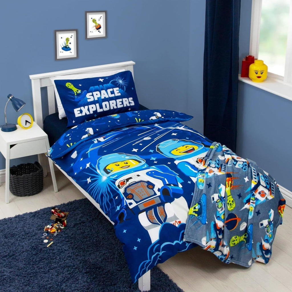 Character World Official Lego® City Fleece Blanket, Super Soft, Warm Blue Throw, Cityspace Design, Perfect pentru dormitoare, camping și dormit, 100 X 150 Cm Paturi si Cuverturi Besuche den Character World-Store