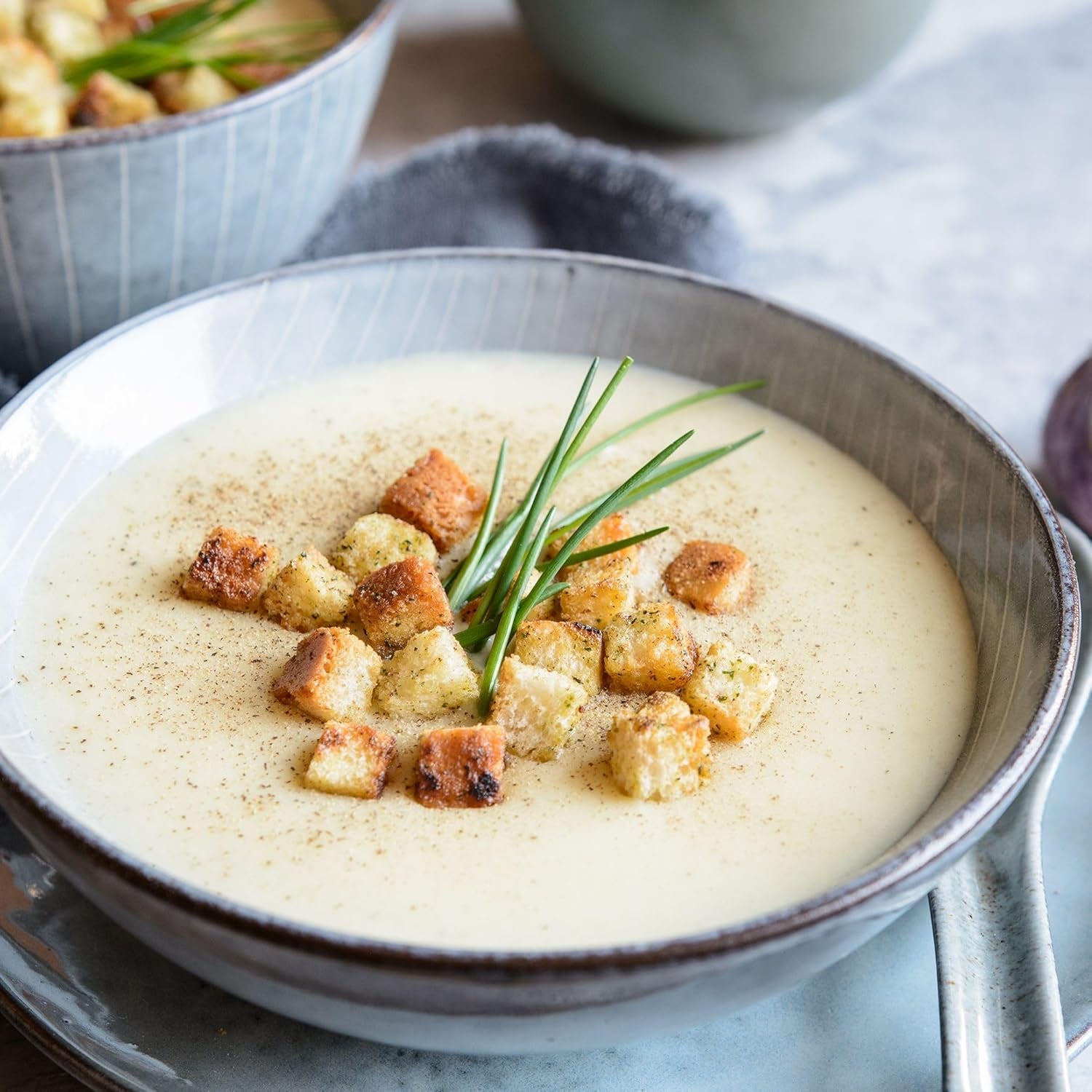 Prymat Getrockneter Knoblauch granuliert 1.05kg – Aromatisches Knoblauchgranulat zum Würzen von Fleisch, Fisch, Gemüse, Saucen, Dips & Marinaden – intensiv im Gesmack – ohne Zusätze