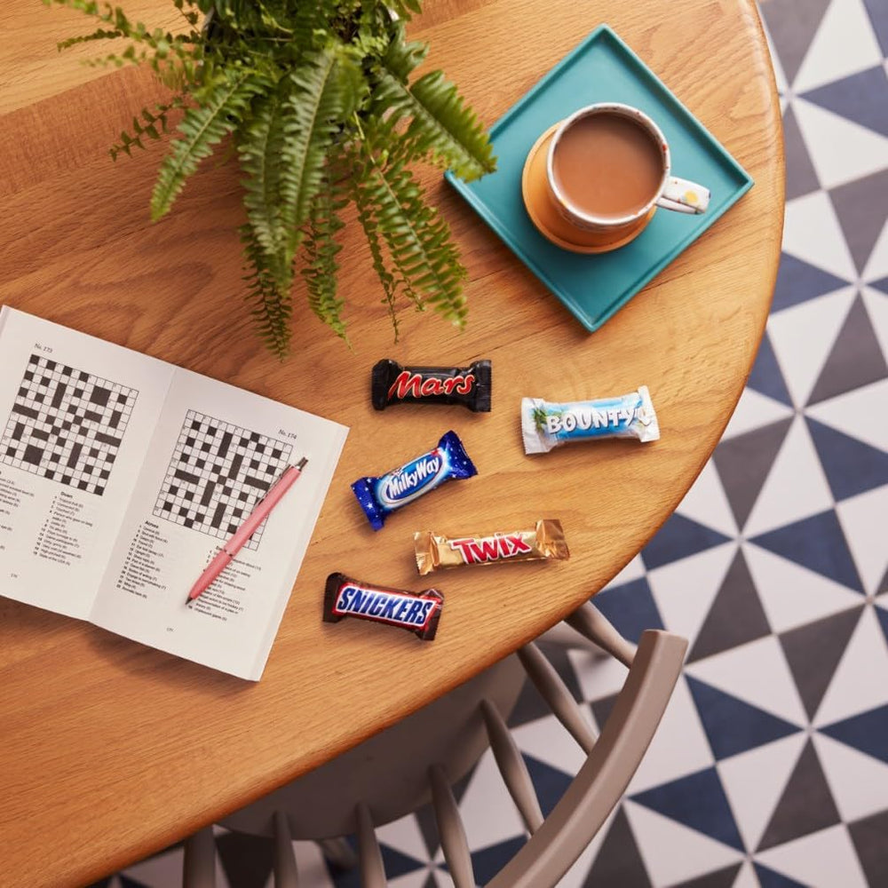 Mini chokolade blandet pakke, 71 mini chokolade snacks (Mars, Snickers, Bounty, Twix, Milky Way) i form af slik, ideel til en amerikansk fodboldaften (1400g)