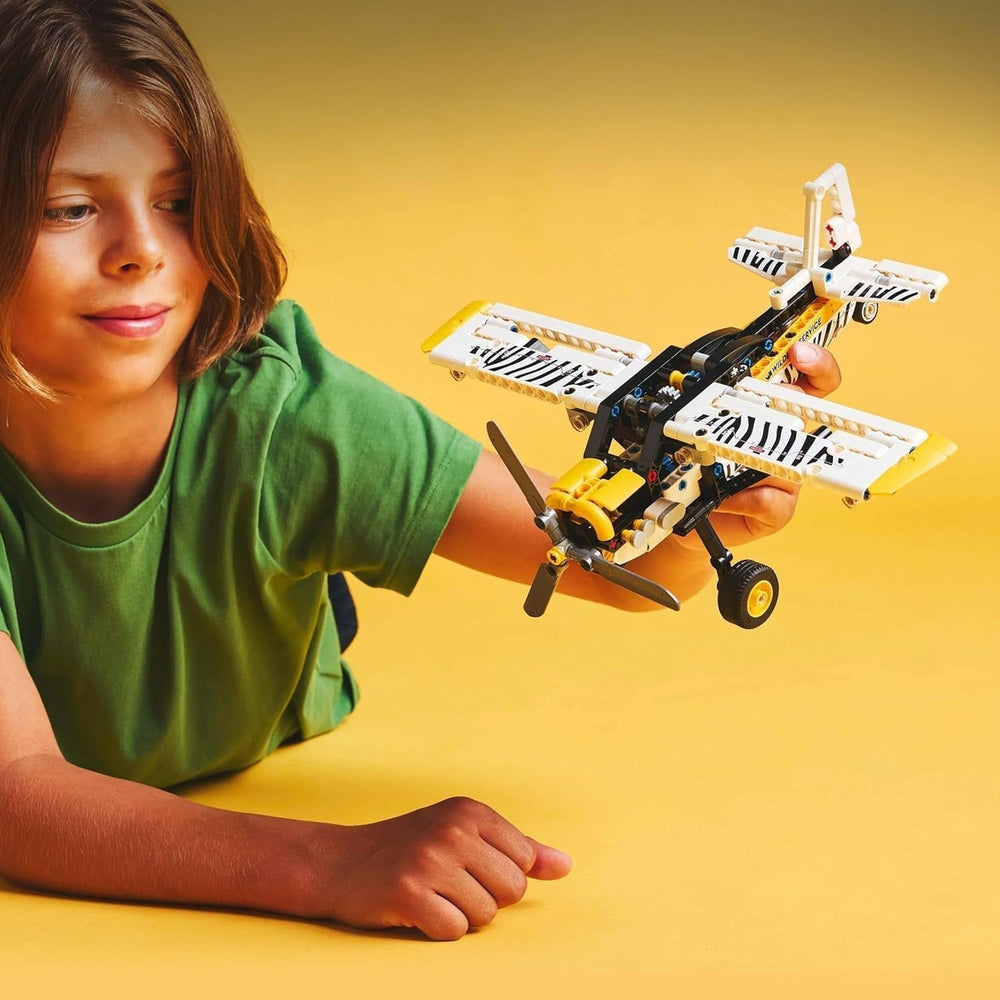 LEGO Technic Propel Fly byggelegetøj til børn Gave til drenge og piger 8 år gamle 4-cylindrede stempelmotor Roterende propel Flymodel 42198 Byggesæt Besuche den LEGO-Store