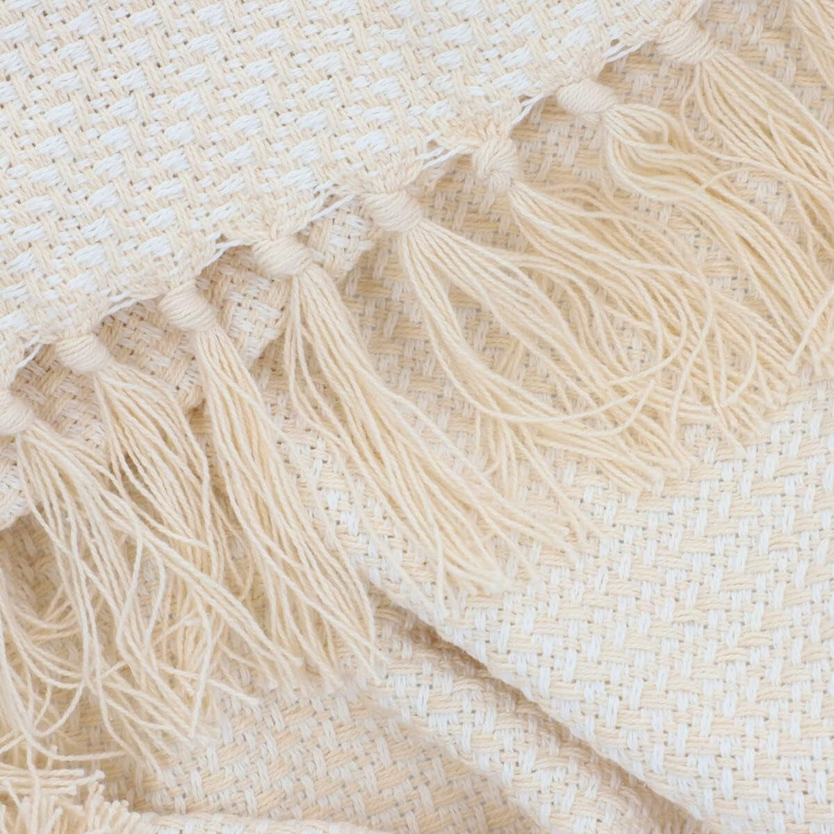 HOMLA Morris Plaid bomuldstæppe med frynser - Blødt og behageligt tæppe Bomuldstæppe - fint stof 130 X 170 Cm Ecru senge og tæpper Besuche den HOMLA-Store