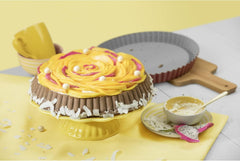 ORIGINAL KAISER Classic plus Obstbodenform 28 Cm, 28,4 X 28,4 X 3,5 Cm & Classic Mini Torteletts 6 Stück, Tartelette Förmchen 10 Cm, Tarteform Klein, Tortelettförmchen Antihaftbeschichte Bageforme og plader Naty Shop