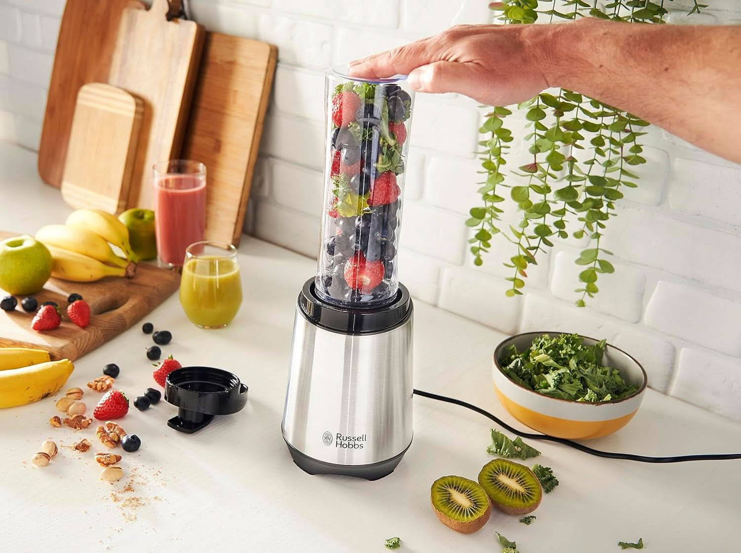 Russell Hobbs Mixer - Standmixer & Smoothie Maker to Go [23.500 U/Min Power-Motor] Inkl. 1X Mixbehälter 600Ml (Bpa-Frei, Spülmaschinen- & Bruchfest Inkl. Deckel) Zerkleinerer, Edelstahl, 23472-56 Kitchen Naty Shop