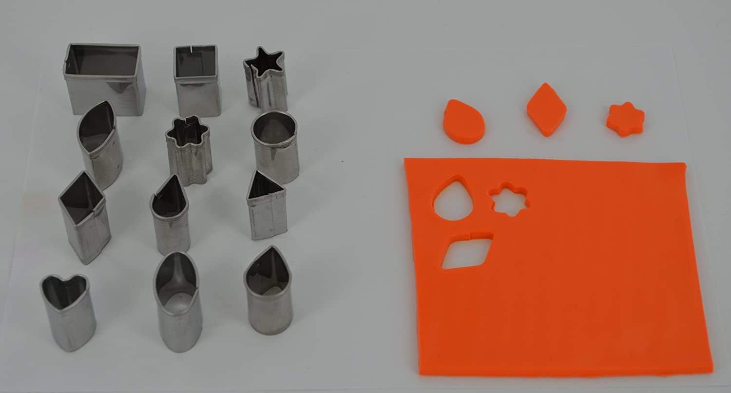 Forme de biscuiți Premo Sculpey Mini din metal; 12 bucăți, argintii, pachet individual