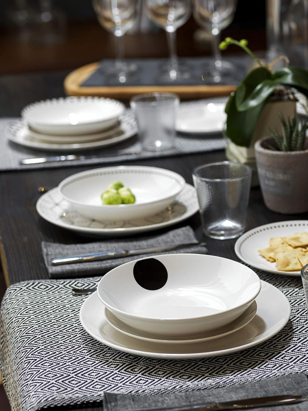 Serviciu de masă Graphic, 18 piese pentru 6 persoane, porțelan, alb