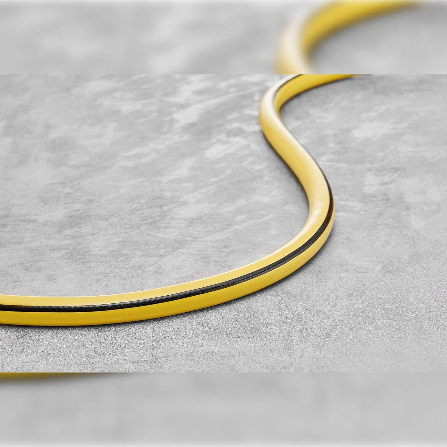 Furtun de grădină Cellfast GALBEN, ușor, durabil, cu 4 straturi, împletitură încrucișată durabilă, rezistent la UV și alge, rezistent la răsucire, tehnologie REACH, 20 bar, -10/+50°C, închidere: 3/4", 50m