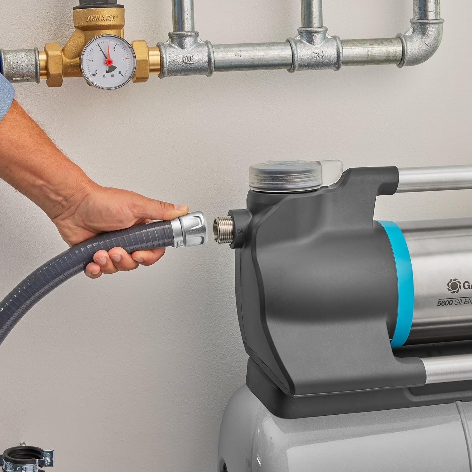 Set de aspirare Gardena cu furtun de aspirare de 4 m