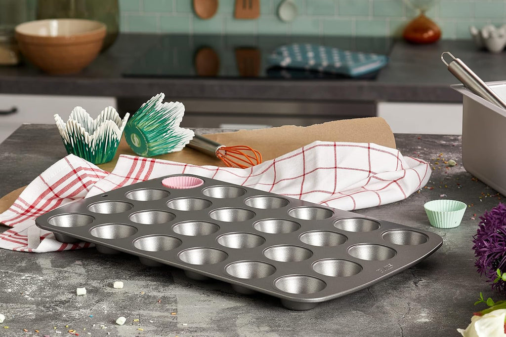 CSB111 Antihaftbeschichtete Mini-Muffinform Mit 24 Löchern Aus Karbonstahl, Edelstahl, Silver, 39.4 X 24.6 X 2.1 Cm Matrite si tavi pentru copt Naty Shop