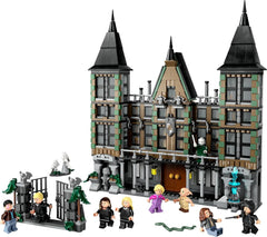 LEGO Harry Potter Malfoy Family Country Estate, fantastisk legetøj at samle og vise frem, gave til drenge, piger og fans af troldmandsverdenen, gaveide med 9 minifigurer 76453 Byggesæt Besuche den LEGO-Store