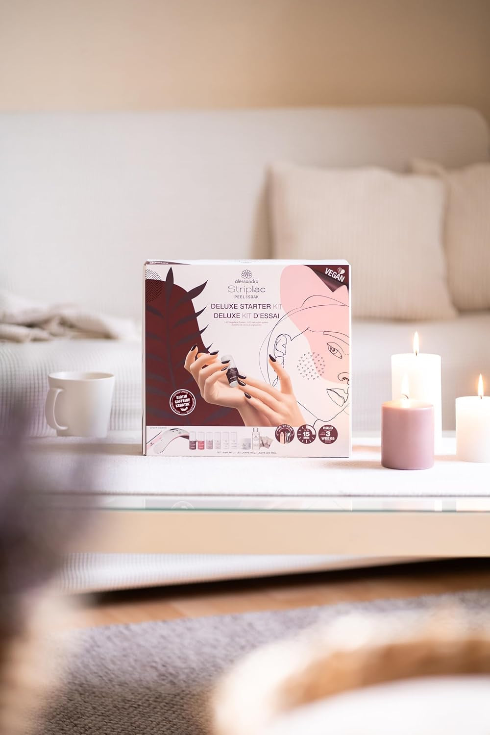 alessandro STRIPLAC PEEL OR SOAK DELUXE KIT - UV-neglelaksæt - Til en professionel og delikat manicure på 15 minutter - Vegansk og grusomhedsfri - Inkluderer LED-lampe