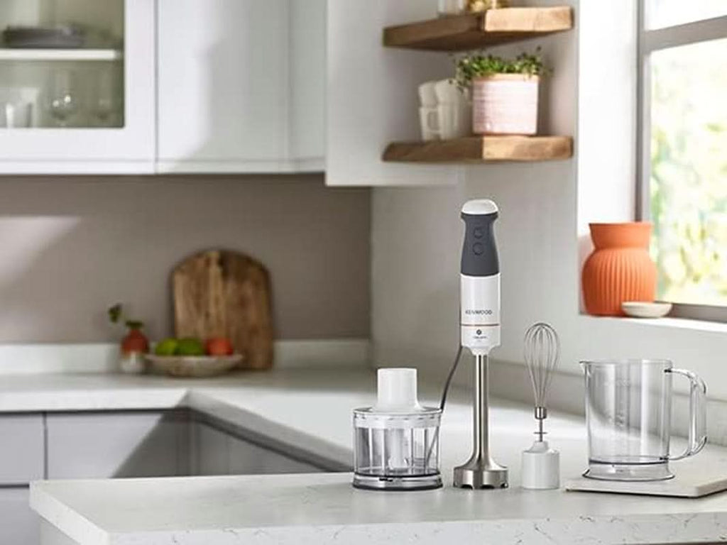 Kenwood Stabmixer HBM40.302WH, Triblade System Mit 3 Klingen, 1 Geschwindigkeit + Turbo, Metallstab 20 Cm, Inklusive Schneebesen, Messbecher, Zerkleinerer 0,5 L, 850 W, Weiß Mama si Copilul Naty Shop