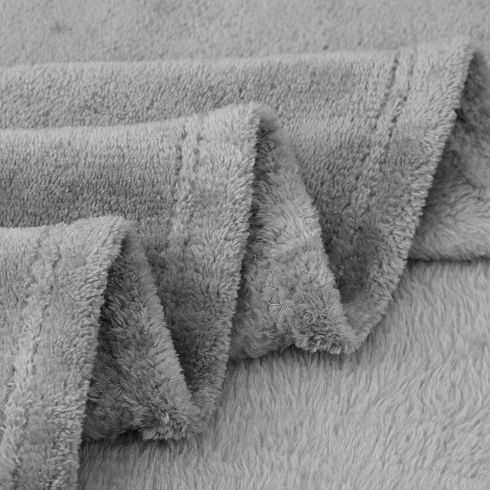 Aisbo Cuddly Blanket Fluffy Blanket Grey - Fleece Blanket 150X200 Cm XL Warm Sofa Blanket, Cosy Living Blanket Light Grey Soft As Living Room Blanket Couch Blanket For Winter Paturi si Cuverturi Besuche den Aisbo-Store