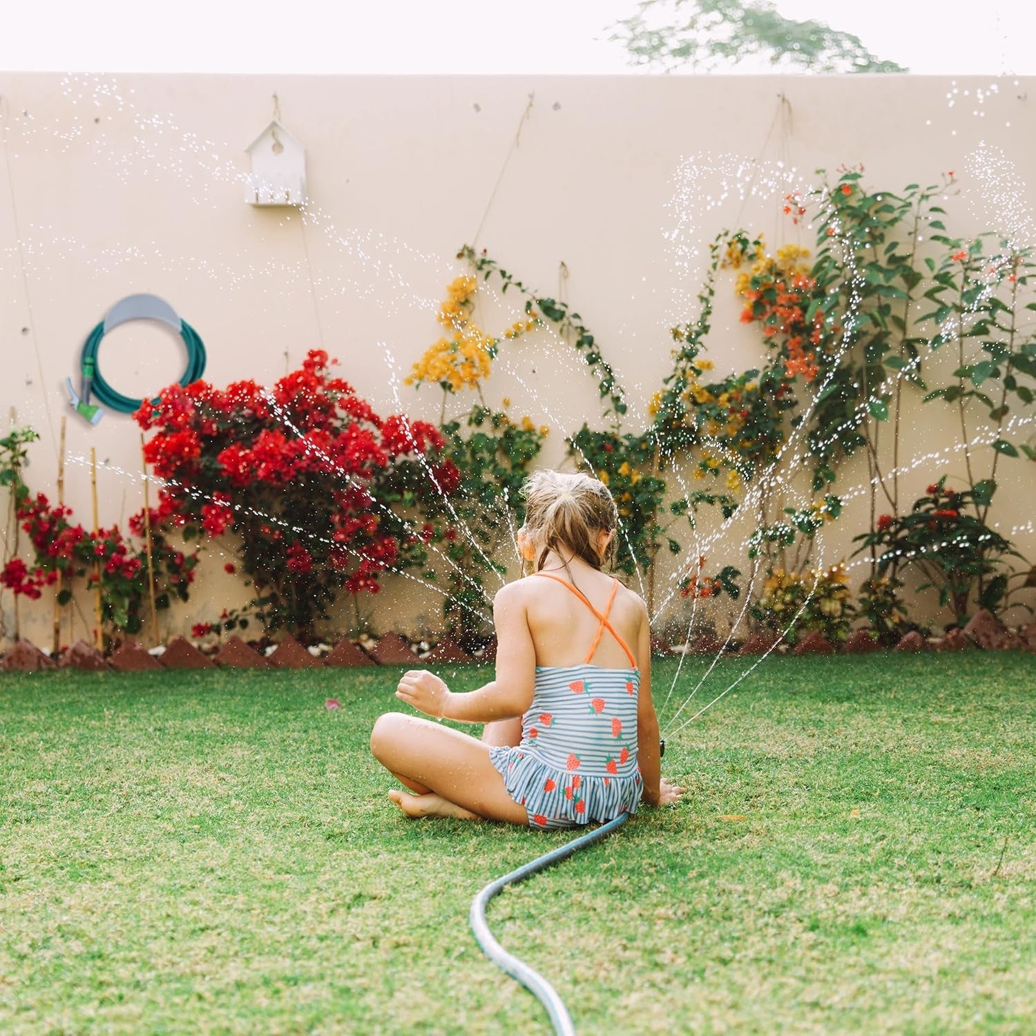 Suport furtun de perete Relaxdays, pentru furtun de 30 m 1/2", suport furtun de grădină, metalic, suport rotund pentru furtun, gri