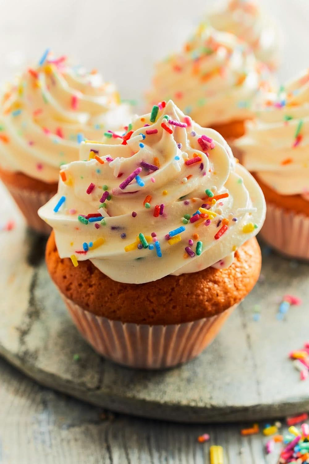 RUF Drys af farvet sukker i regnbuefarver, 1 kilo Sprinkles Naty Shop