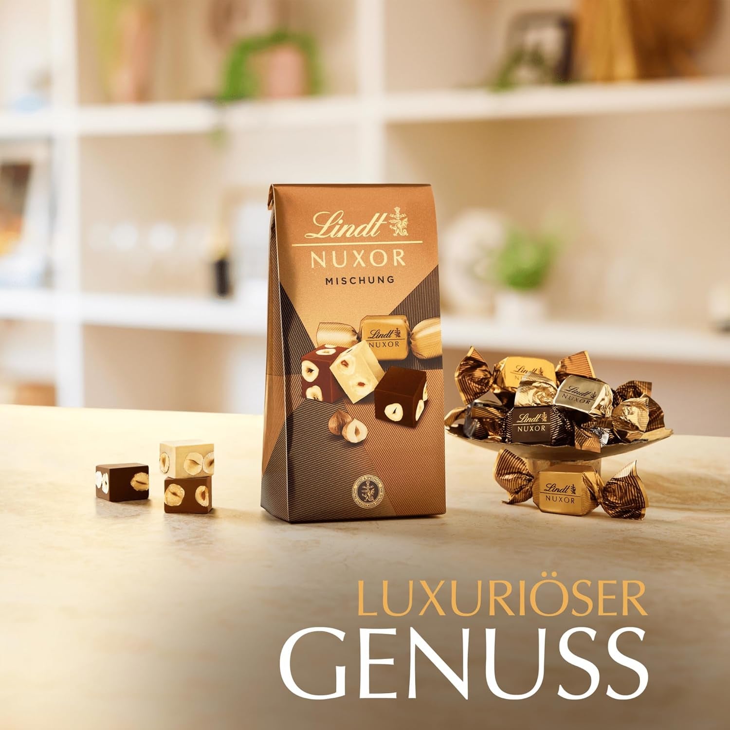 Lindt Chokolade | Bland til pose NUXOR | 103g | Gianduja cremede chokoladeterninger i tre sortimenter med ristede hele hasselnødder | Chokolade gave