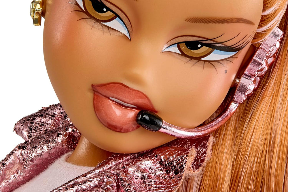 BRATZ Pop Starz Yasmin – Modepuppe mit Anhänger zum Sammeln, Outfit und Musikzubehör