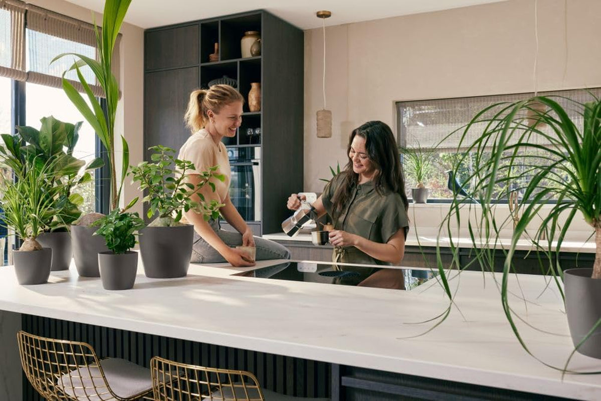 elho The Coffee Collection, ghiveci rotund de interior, 18 cm, fabricat din zaț de cafea și plastic reciclat - maro/maro espresso