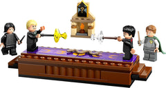 LEGO Harry Potter Hogwarts Castle: Duelklubbyggesæt med 4 minifigurer inkl. Draco Malfoy, Gilderoy Lockhart & Severus Snape, sæt med funktion Til drenge og piger i alderen 8+ 76441 Byggesæt Besuche den LEGO-Store