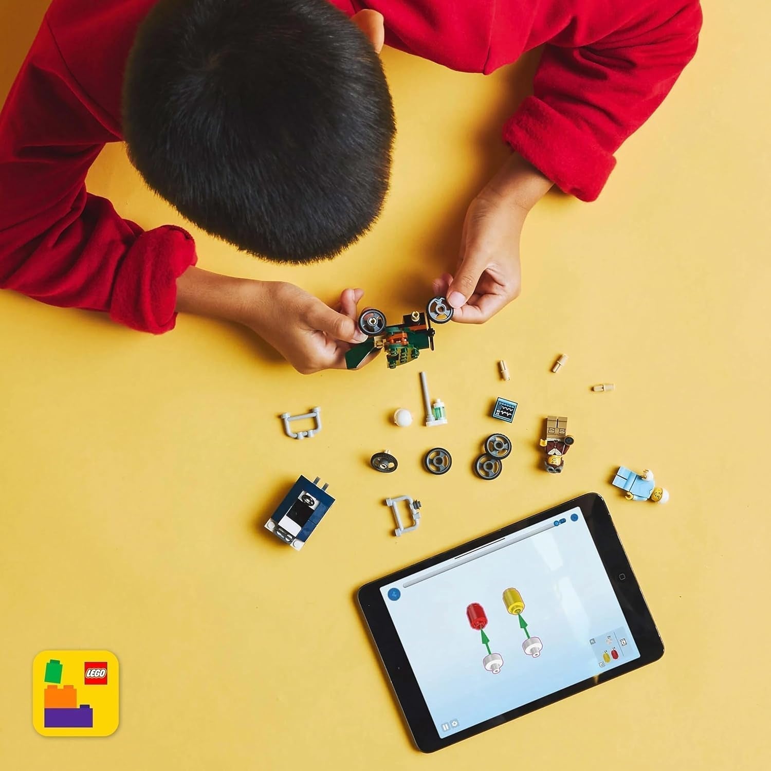 LEGO City Airplane vs. Hospitalsseng Racerbilsæt - Sæbekasselegetøj til drenge og piger fra 5 år - Byggesæt med 2 minifigurer - Fødselsdags- og feriegave 60459 Byggesæt Besuche den LEGO-Store