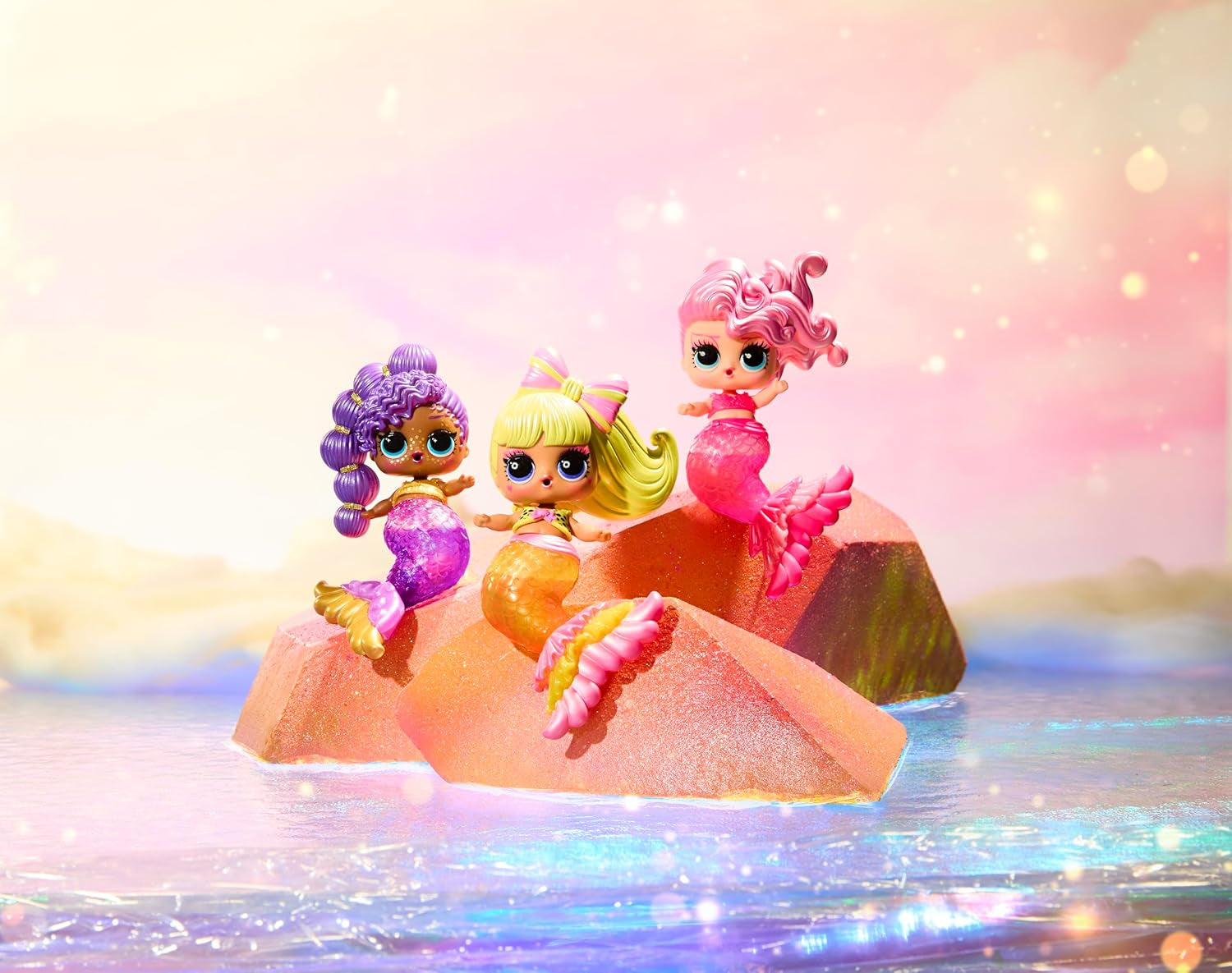 LOL Surprise! Mermaids Makeover Magic Tots – Luciu de buze adevărat pentru tine și păpușa ta, pentru a te crea singur, a amesteca și a crea machiaj, Joc distractiv cu apă, 6 păpuși de colecționat – Vârste 4+