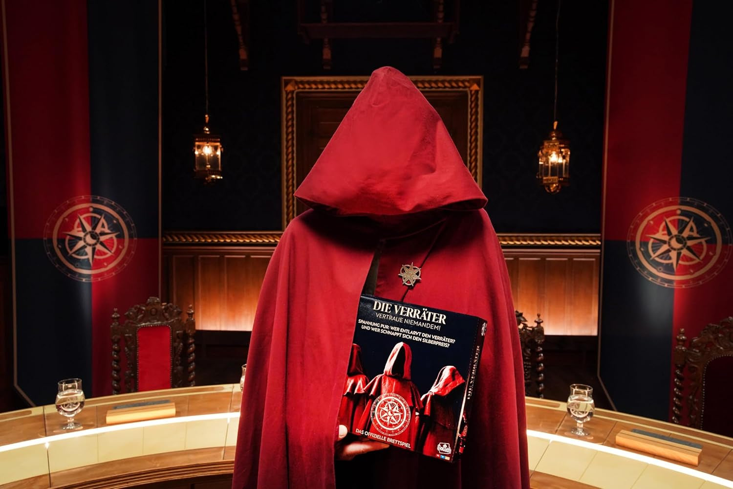 Goliath: Forrædere, brætspil til børn fra 12 år og opefter, selskabsspil for 4-6 spillere, spillet er baseret på tv-serien af ​​samme navn