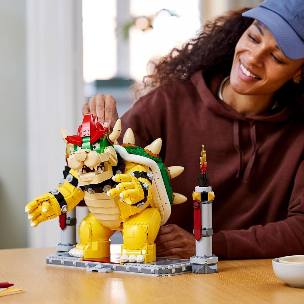 LEGO Super Mario The Mighty Bowser 3D-modelsæt Stort samleobjekt actionfigursæt inklusive duelleringsplatform Gaveidé til fans Vis som værelsesindretning 71411 Byggesæt Besuche den LEGO-Store
