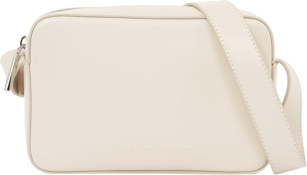 Calvin Klein crossbody sac Embossed Logo Camera Bag cu închidere cu fermoar Genti Femei Naty Shop Gri (Gray Morn)