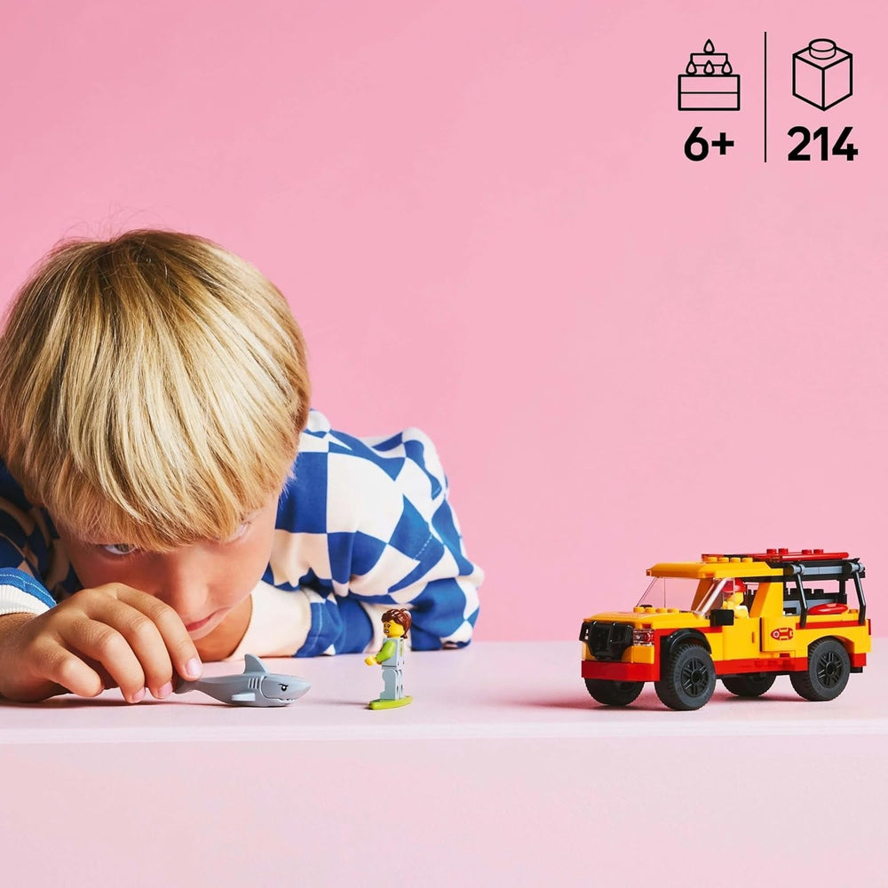 LEGO City Lifeguard Emergency Vehicle - Vehicul de teren cu 2 minifigurine și rechin - Set de construcție pentru fete și băieți cu vârsta peste 6 ani - Idee de cadou pentru surferi și fani ai sporturilor nautice 60453 Seturi de constructie Besuche den LEGO-Store