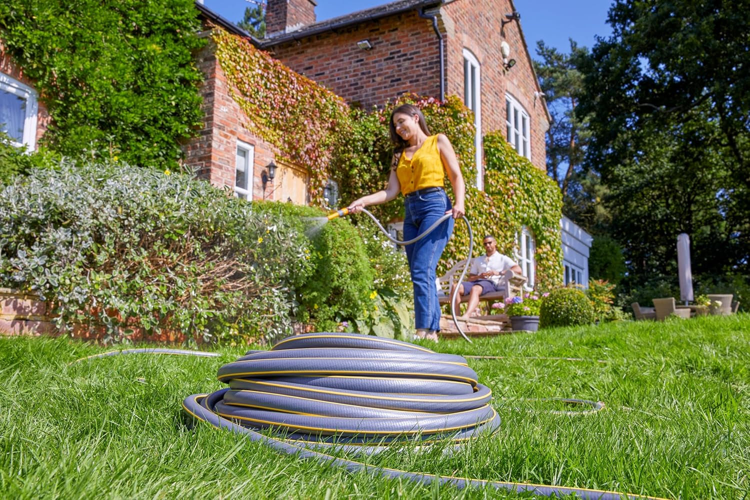 Furtun HOZELOCK - Ultramax 12,5 mm x 30 m, până la 70% PVC reciclat, robust, rezistent la intemperii, anti-răsucire, rezistent la îndoire și strivire, gri